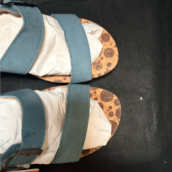 Muk Luks | BNIB "Winona" 2-Strap Wedge Sandals - Women's 8, Blue/Tan - Picture 5 of 10